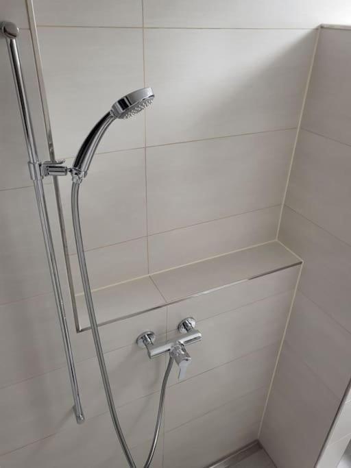 Schoene Einliegerwohnung 200M Vom Wasser Entfernt Штайн-на-Рейне Экстерьер фото