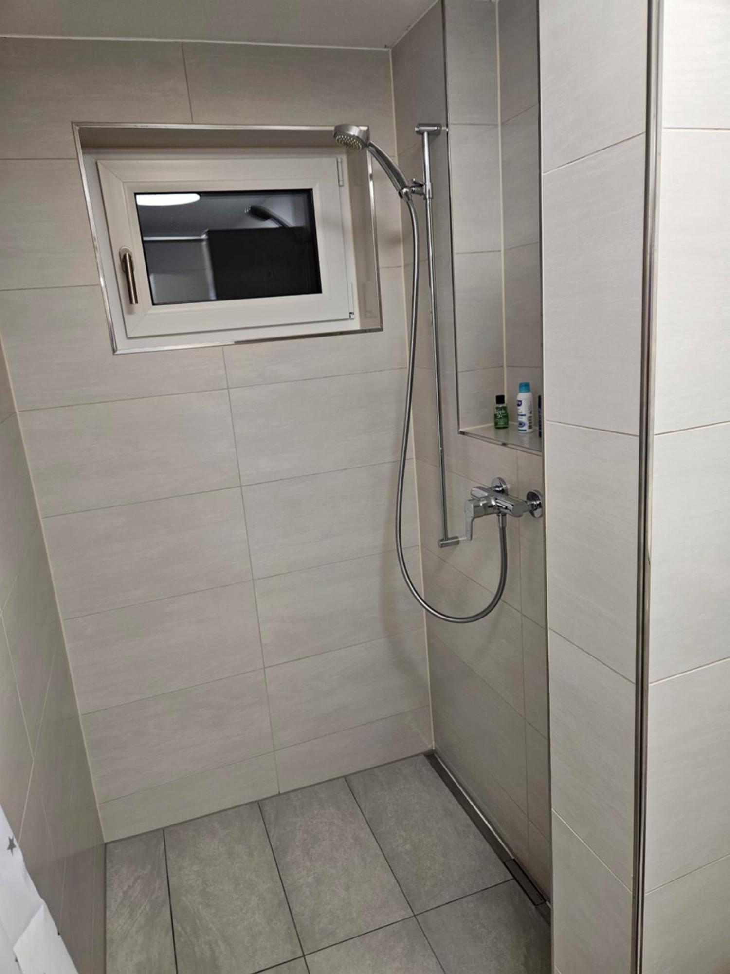 Schoene Einliegerwohnung 200M Vom Wasser Entfernt Штайн-на-Рейне Экстерьер фото